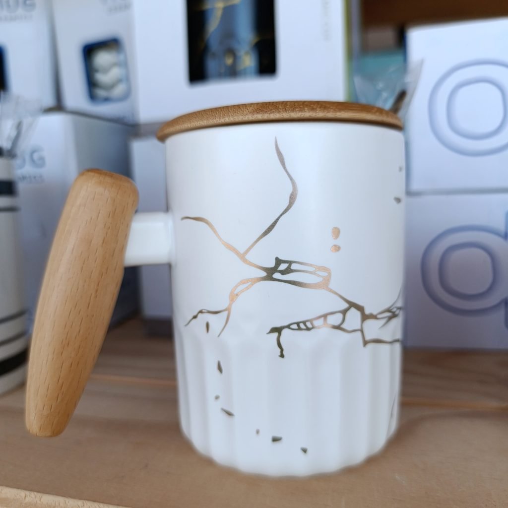 Taza ceramica con tapa y Mango De Madera