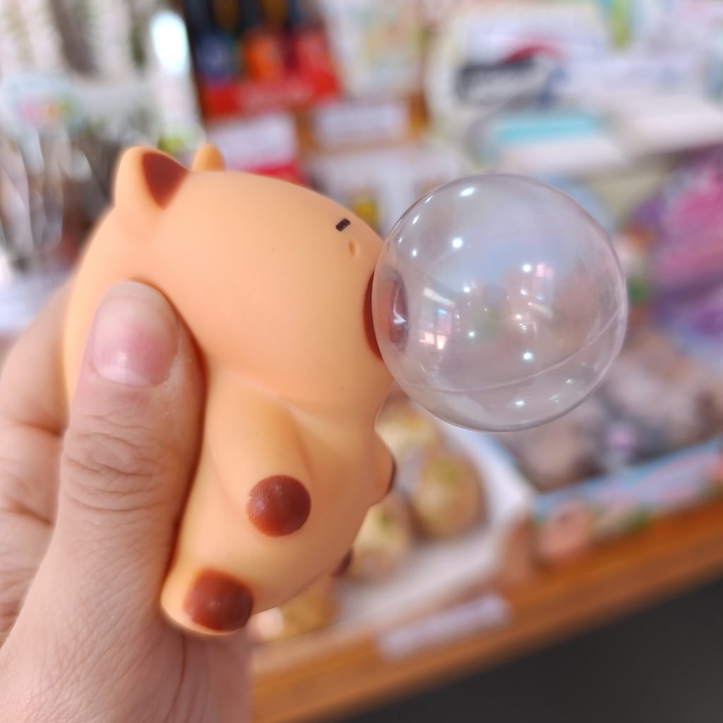 Squishi Capy Globo