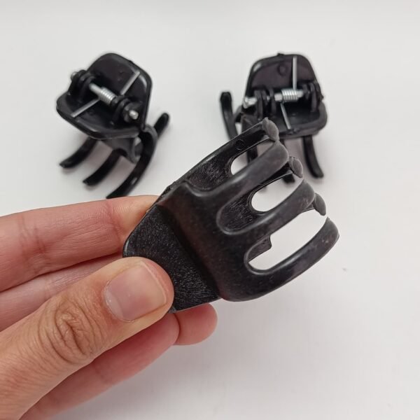 Broche Negro Cuadrado